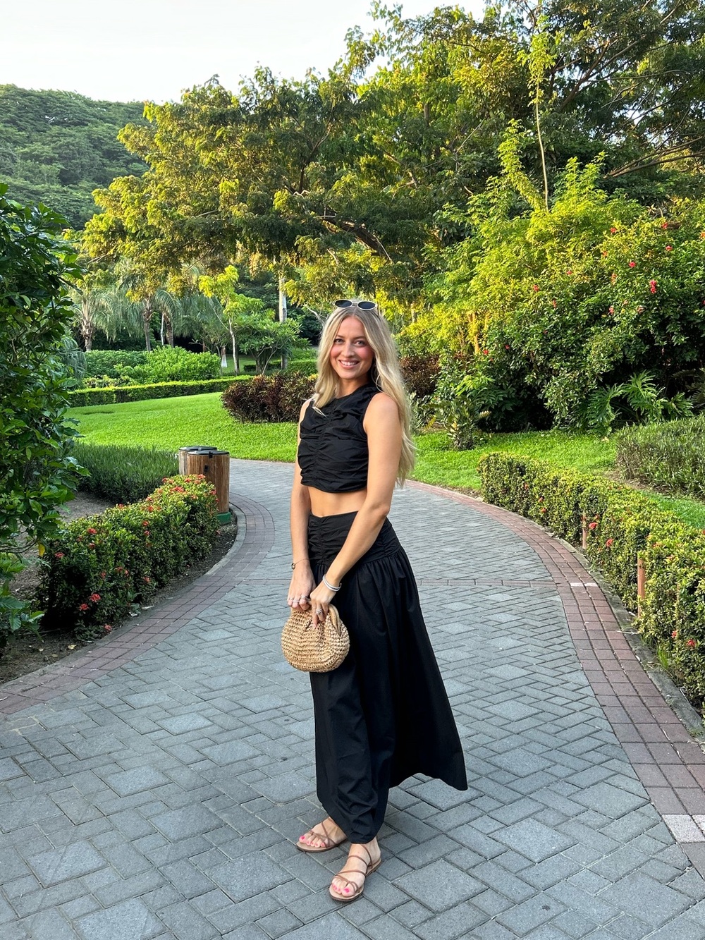 Commense Black High-Waist Maxi Skirt with Ruched Waist & Top Set - Picture 3 of 5